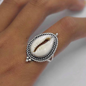 Cowrie Ribbed Ring